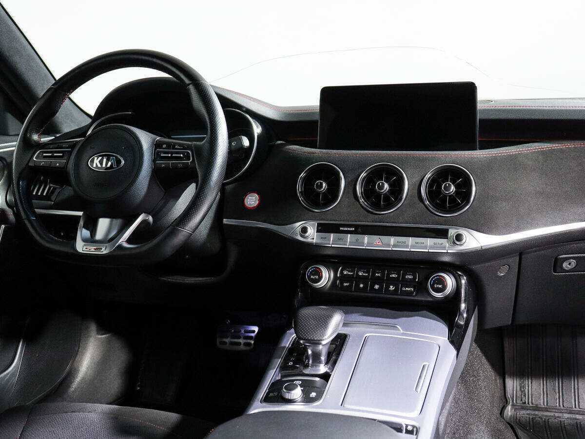 Купить Kia Stinger с пробегом. Фото: #9