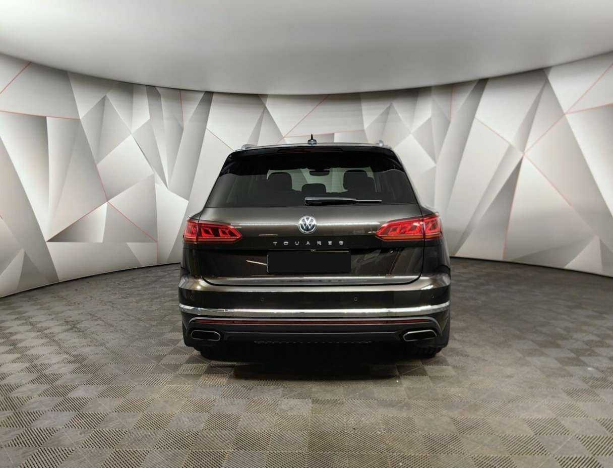 Купить Volkswagen Touareg с пробегом. Фото: #7