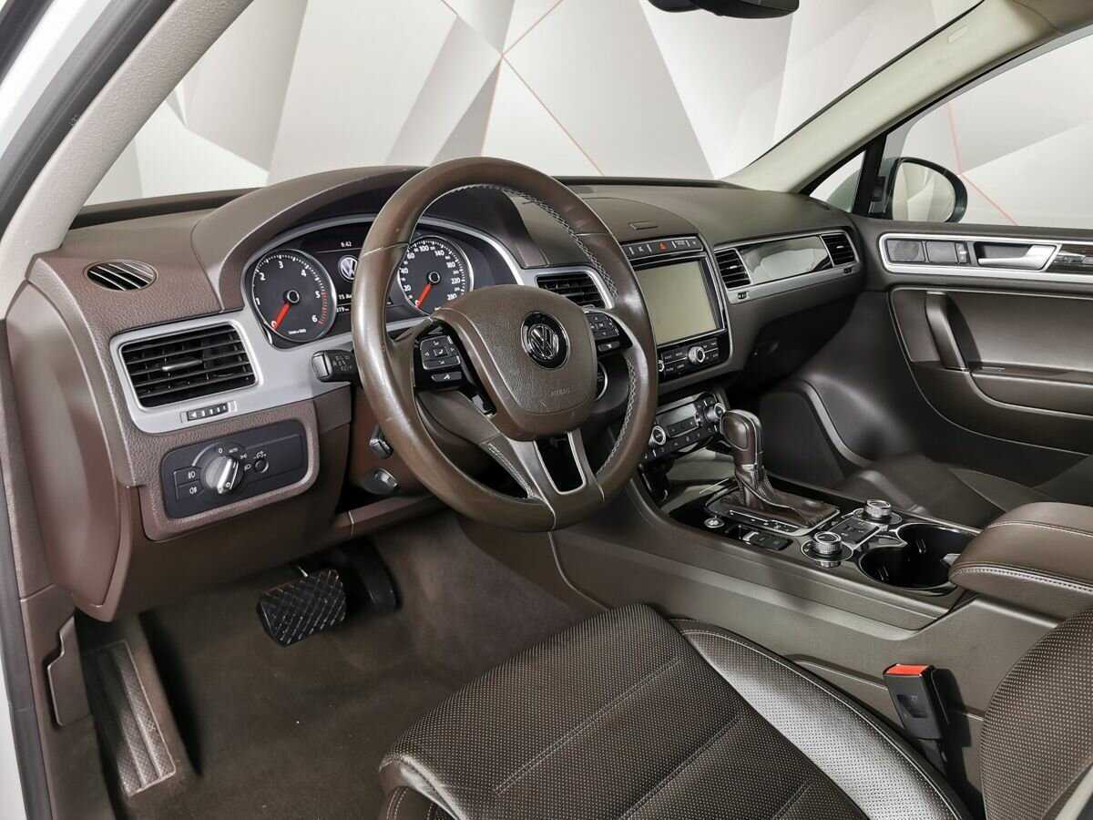 Купить Volkswagen Touareg с пробегом. Фото: #13