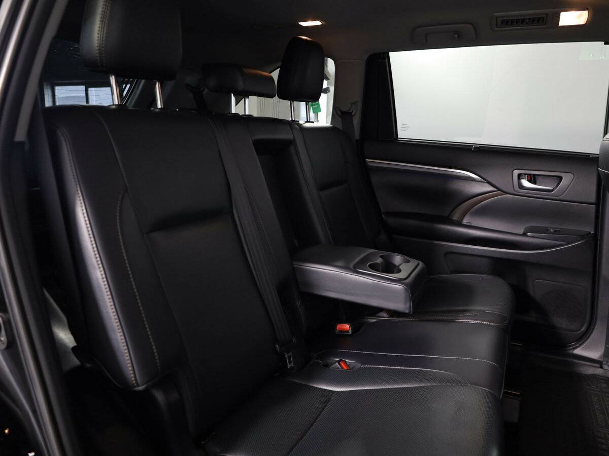 Купить Toyota Highlander с пробегом. Фото: #11