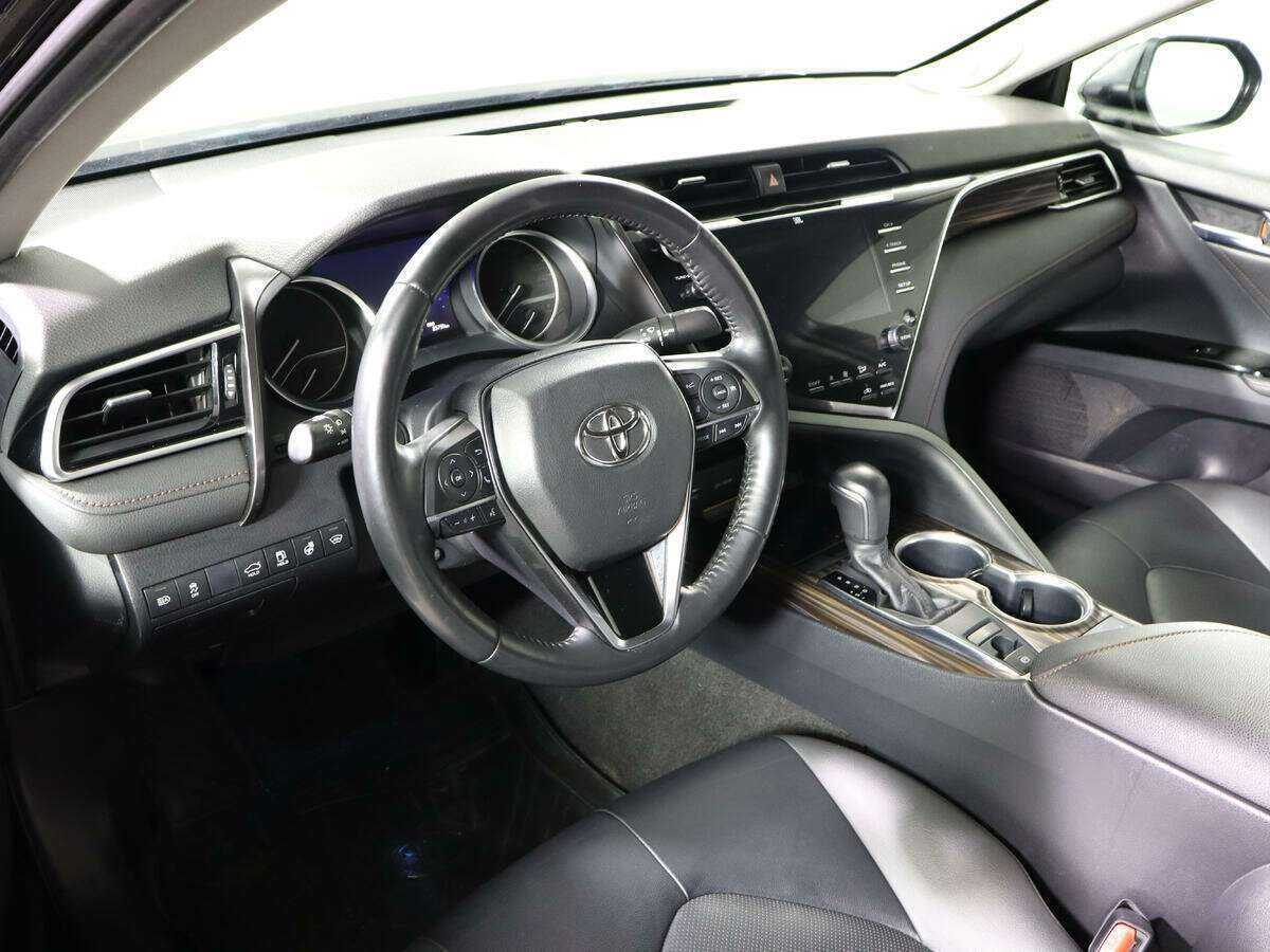 Купить Toyota Camry с пробегом. Фото: #11