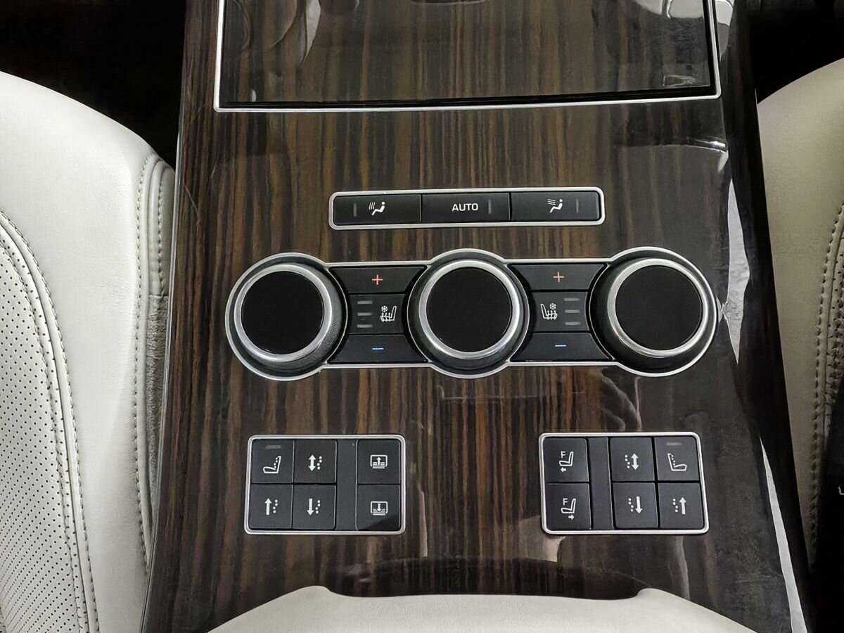 Купить Land Rover Range Rover с пробегом. Фото: #17
