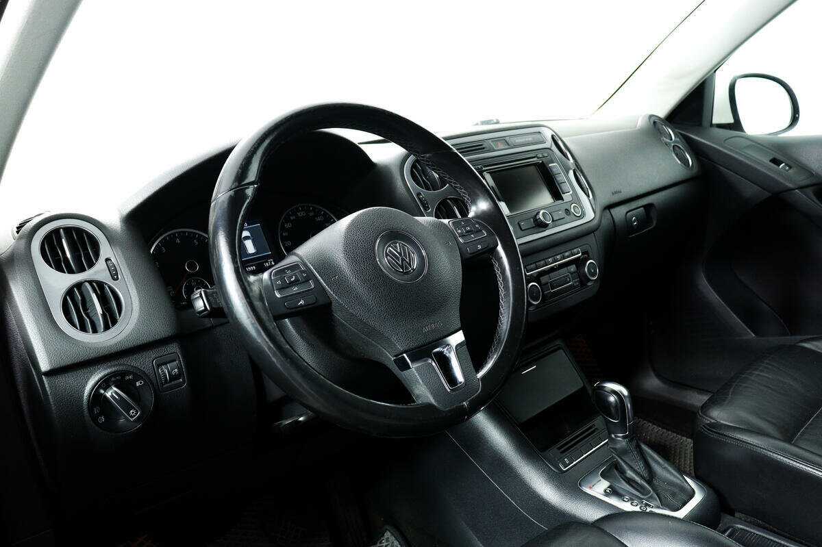 Купить Volkswagen Tiguan с пробегом. Фото: #12