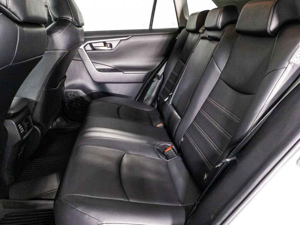 Купить Toyota RAV4 с пробегом. Фото: #9