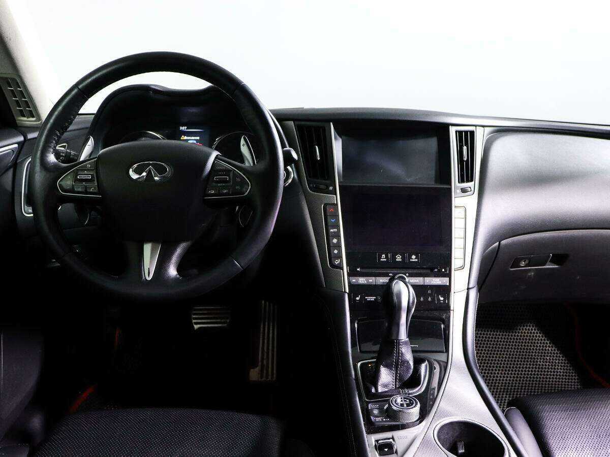 Купить Infiniti Q50 с пробегом. Фото: #9
