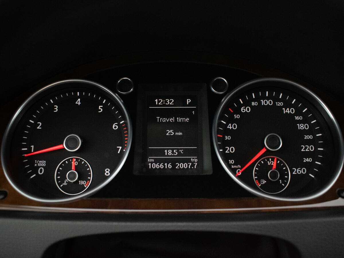 Купить Volkswagen Passat с пробегом. Фото: #11