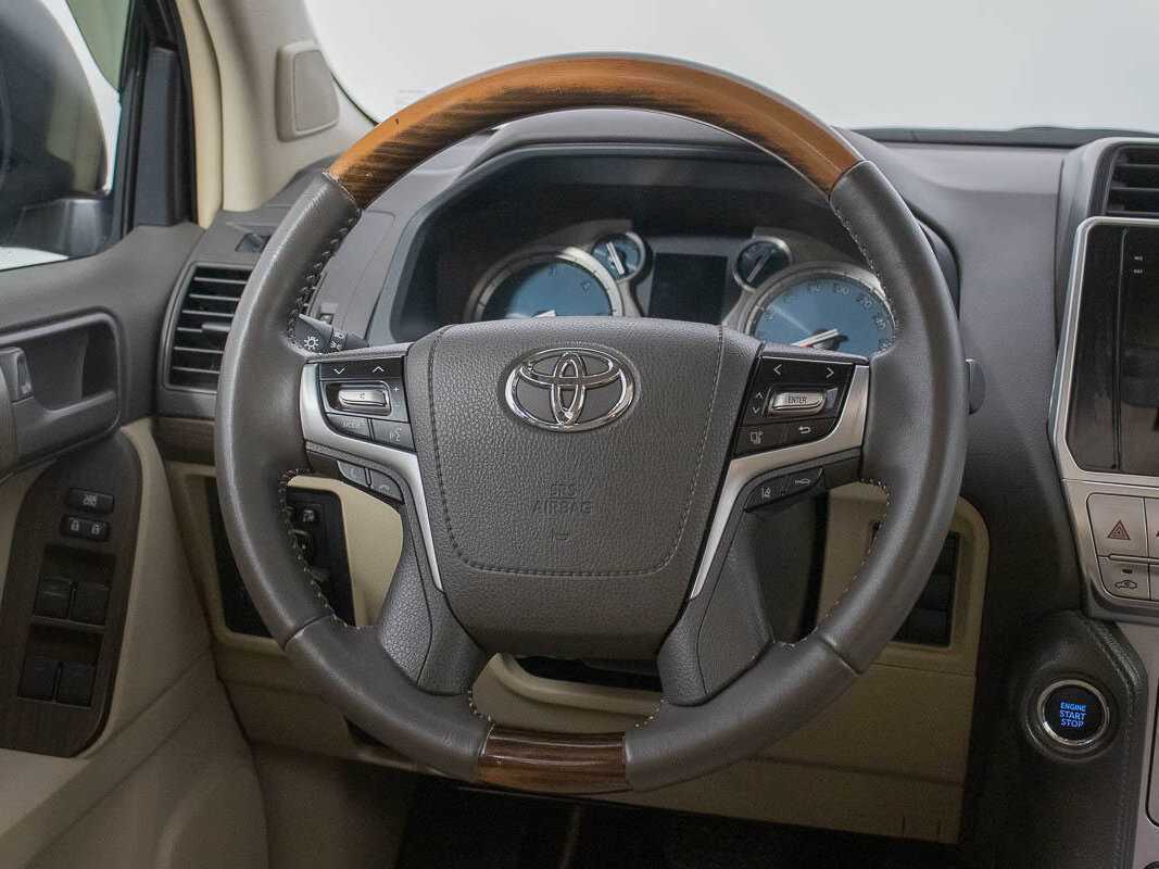 Купить Toyota Land Cruiser Prado с пробегом. Фото: #17