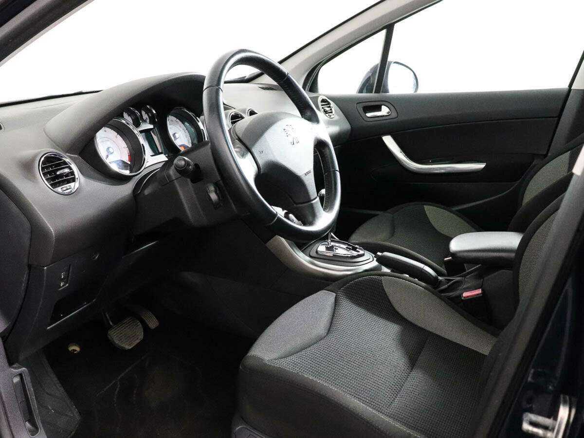 Купить Peugeot 308 с пробегом. Фото: #5
