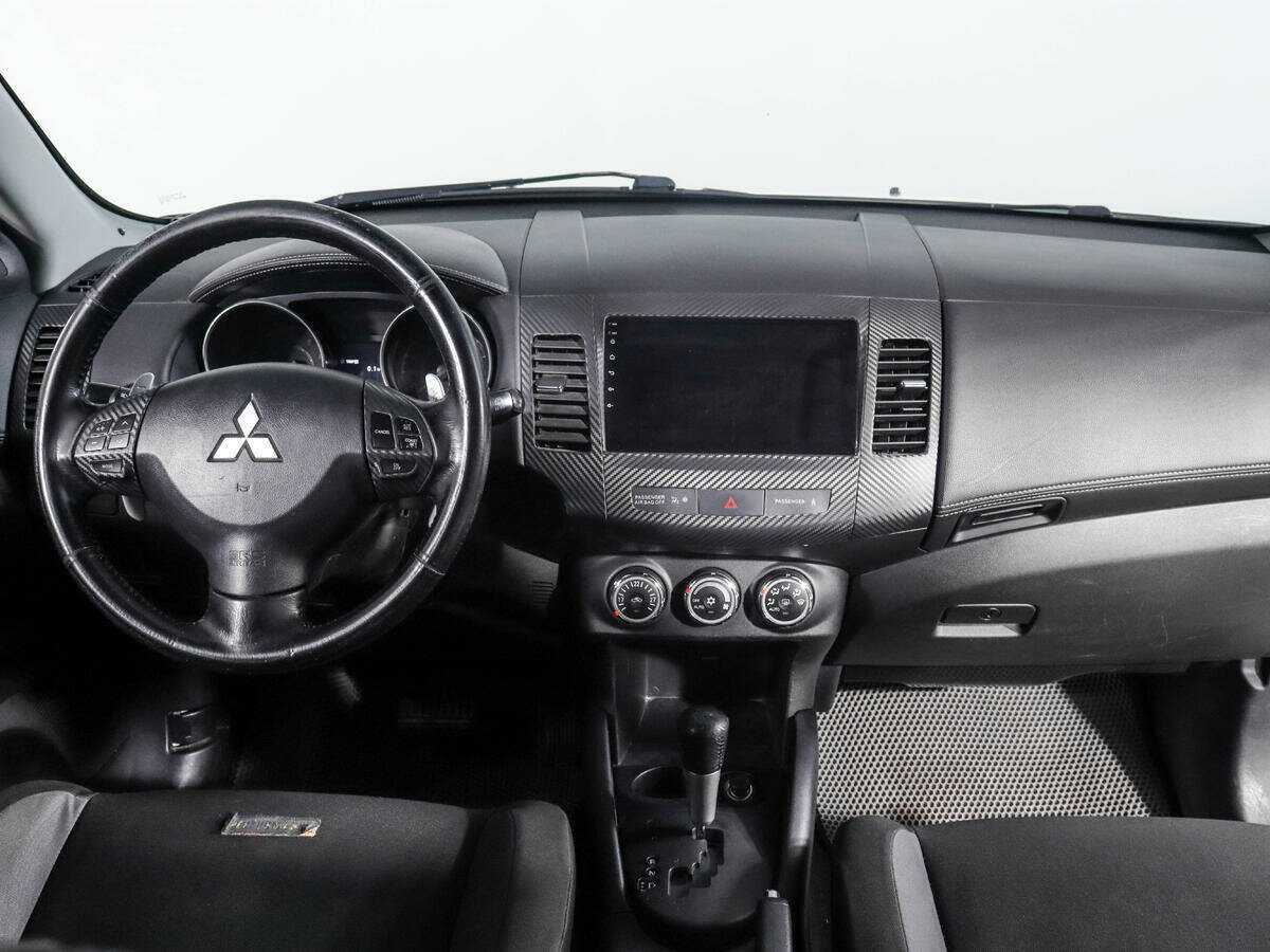 Купить Mitsubishi Outlander с пробегом. Фото: #10