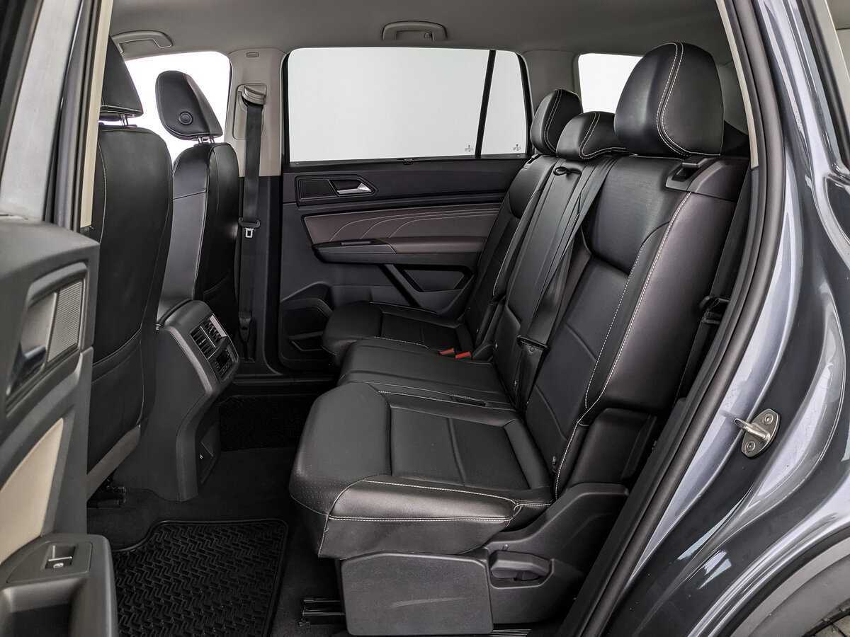 Купить Volkswagen Teramont с пробегом. Фото: #12