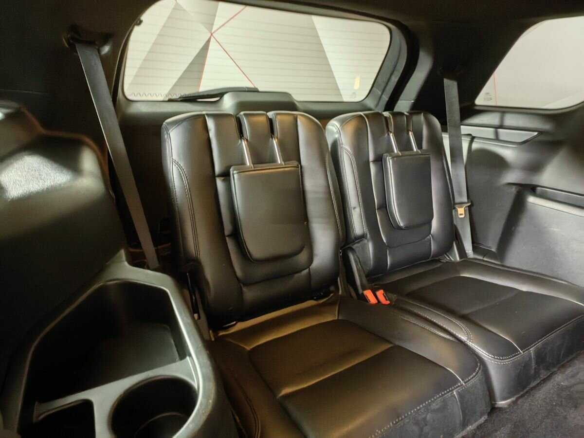 Купить Ford Explorer с пробегом. Фото: #17