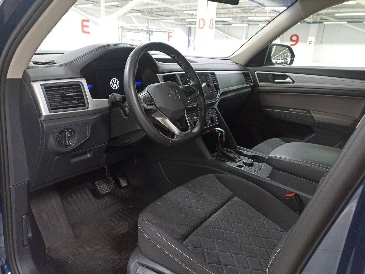 Купить Volkswagen Teramont с пробегом. Фото: #15
