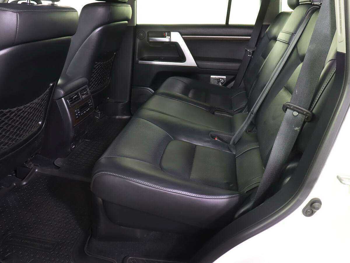Купить Toyota Land Cruiser с пробегом. Фото: #8