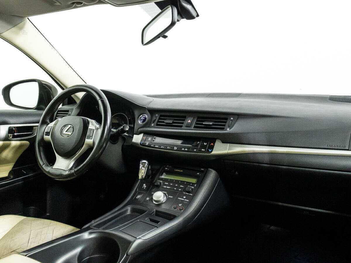 Купить Lexus CT с пробегом. Фото: #8