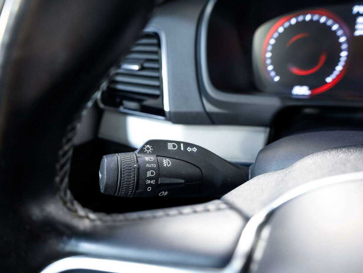 Купить Volvo XC90 с пробегом. Фото: #13