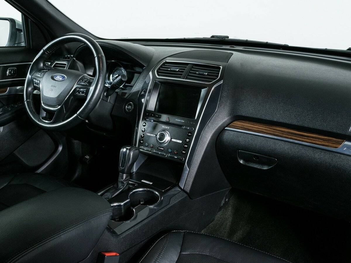 Купить Ford Explorer с пробегом. Фото: #11