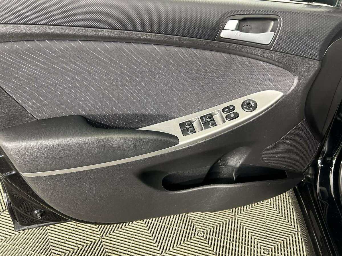 Купить Hyundai Solaris с пробегом. Фото: #7