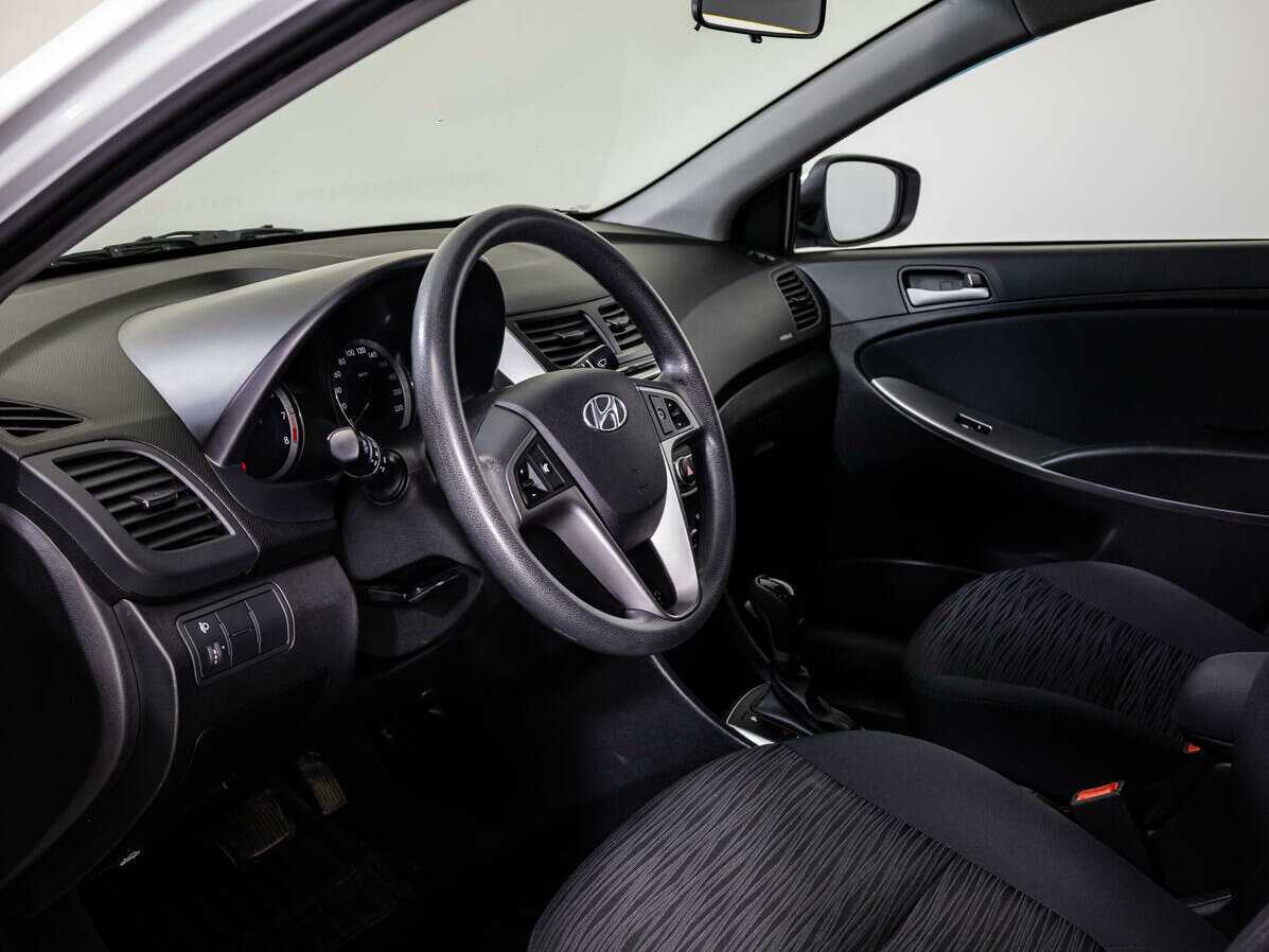 Купить Hyundai Solaris с пробегом. Фото: #10