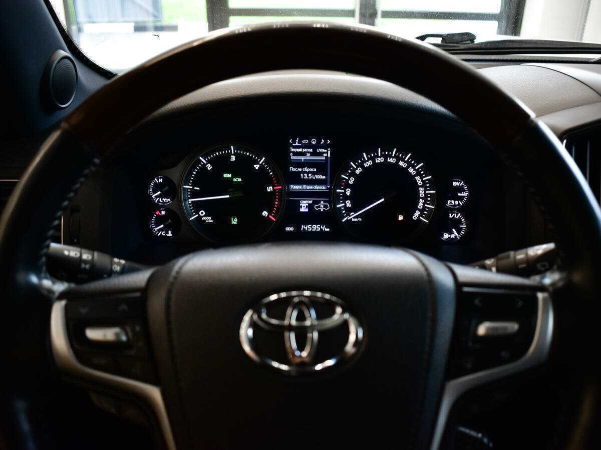 Купить Toyota Land Cruiser с пробегом. Фото: #8