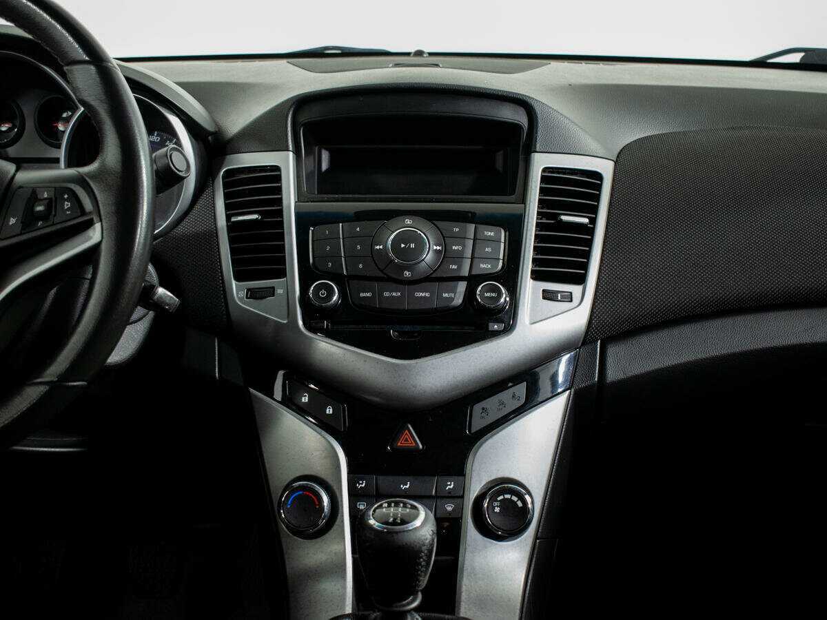 Купить Chevrolet Cruze с пробегом. Фото: #10