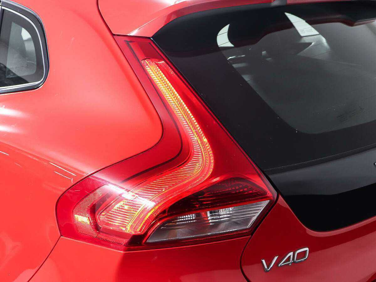 Купить Volvo V40 Cross Country с пробегом. Фото: #21