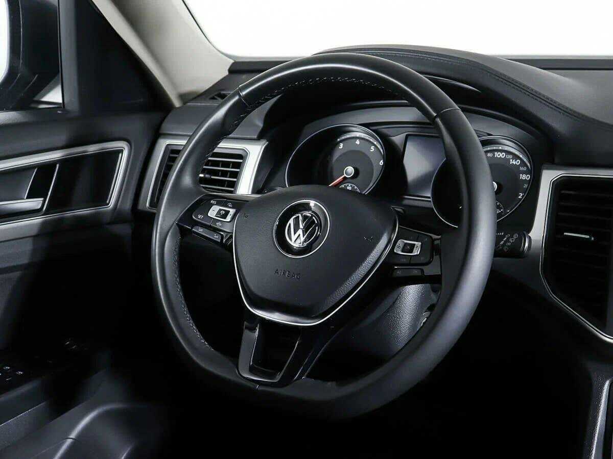 Купить Volkswagen Teramont с пробегом. Фото: #15