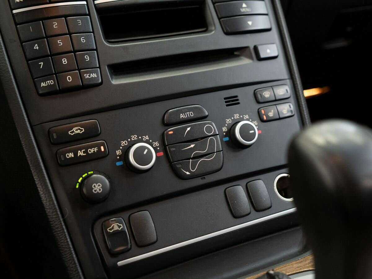 Купить Volvo XC90 с пробегом. Фото: #12