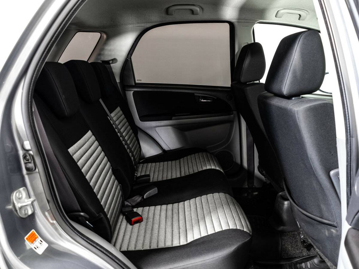 Купить Suzuki SX4 с пробегом. Фото: #14