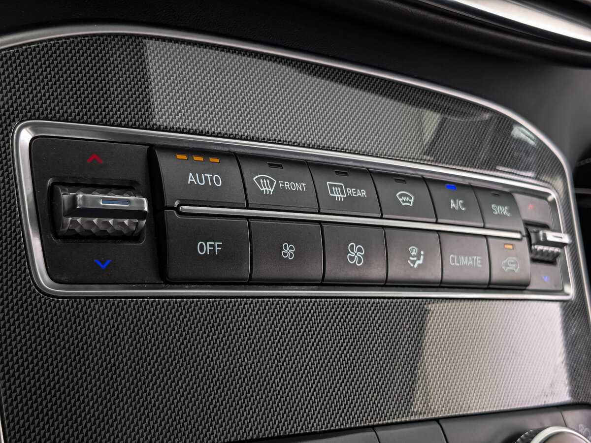 Купить Hyundai Santa Fe с пробегом. Фото: #21