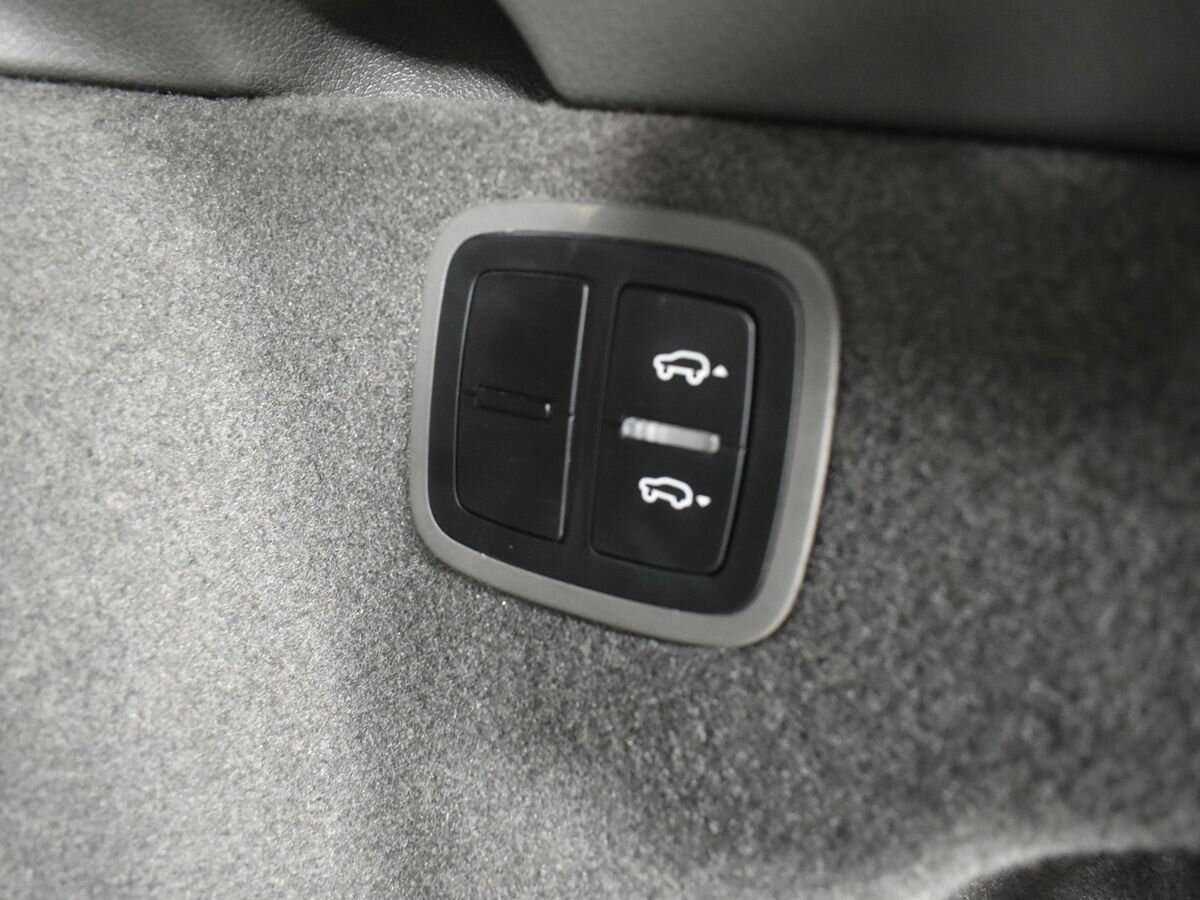 Купить Porsche Macan с пробегом. Фото: #17