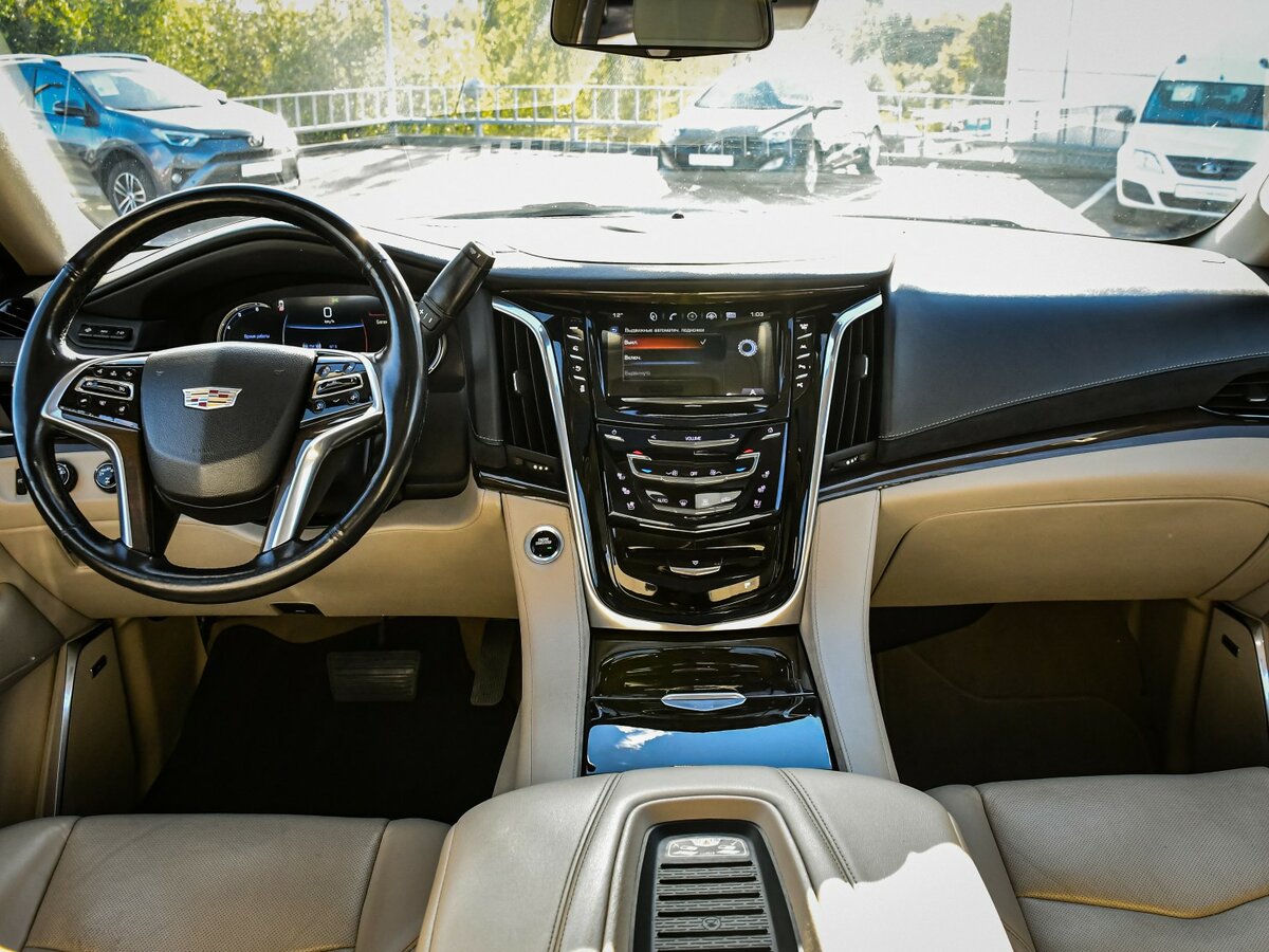 Купить Cadillac Escalade с пробегом. Фото: #10