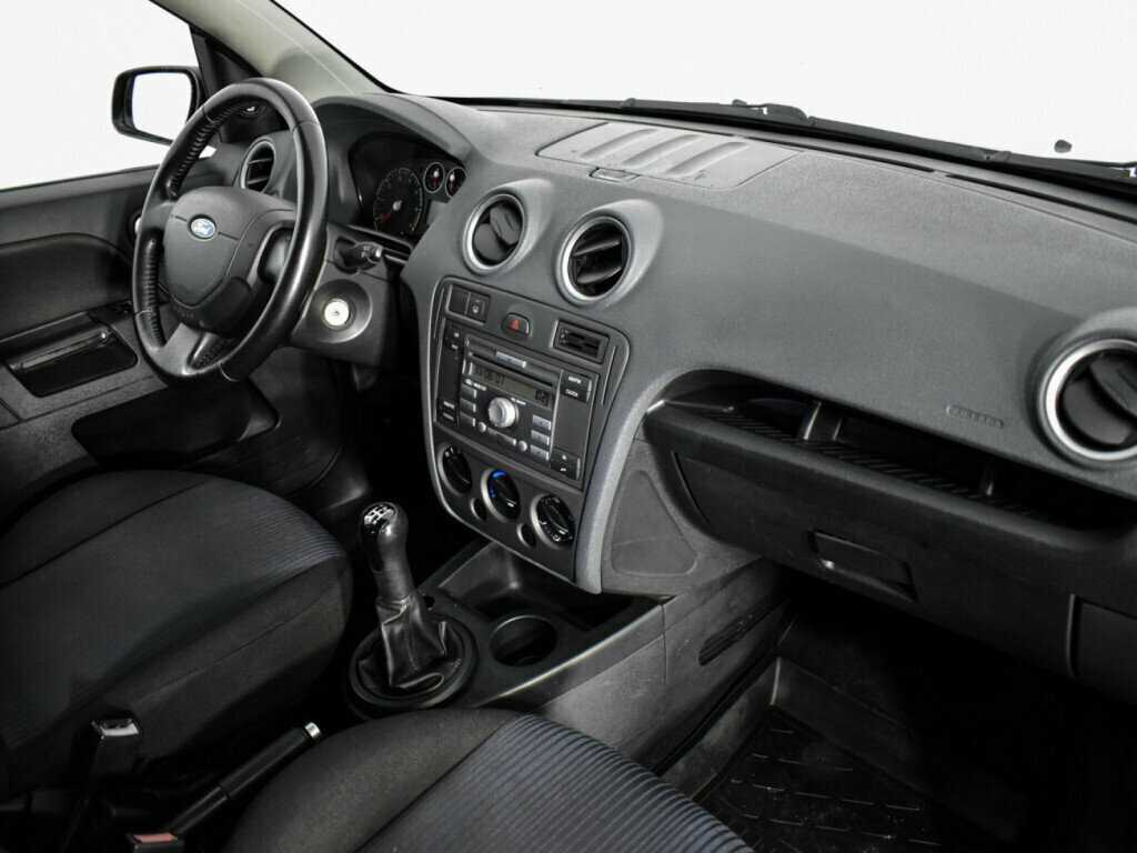 Купить Ford Fusion с пробегом. Фото: #10