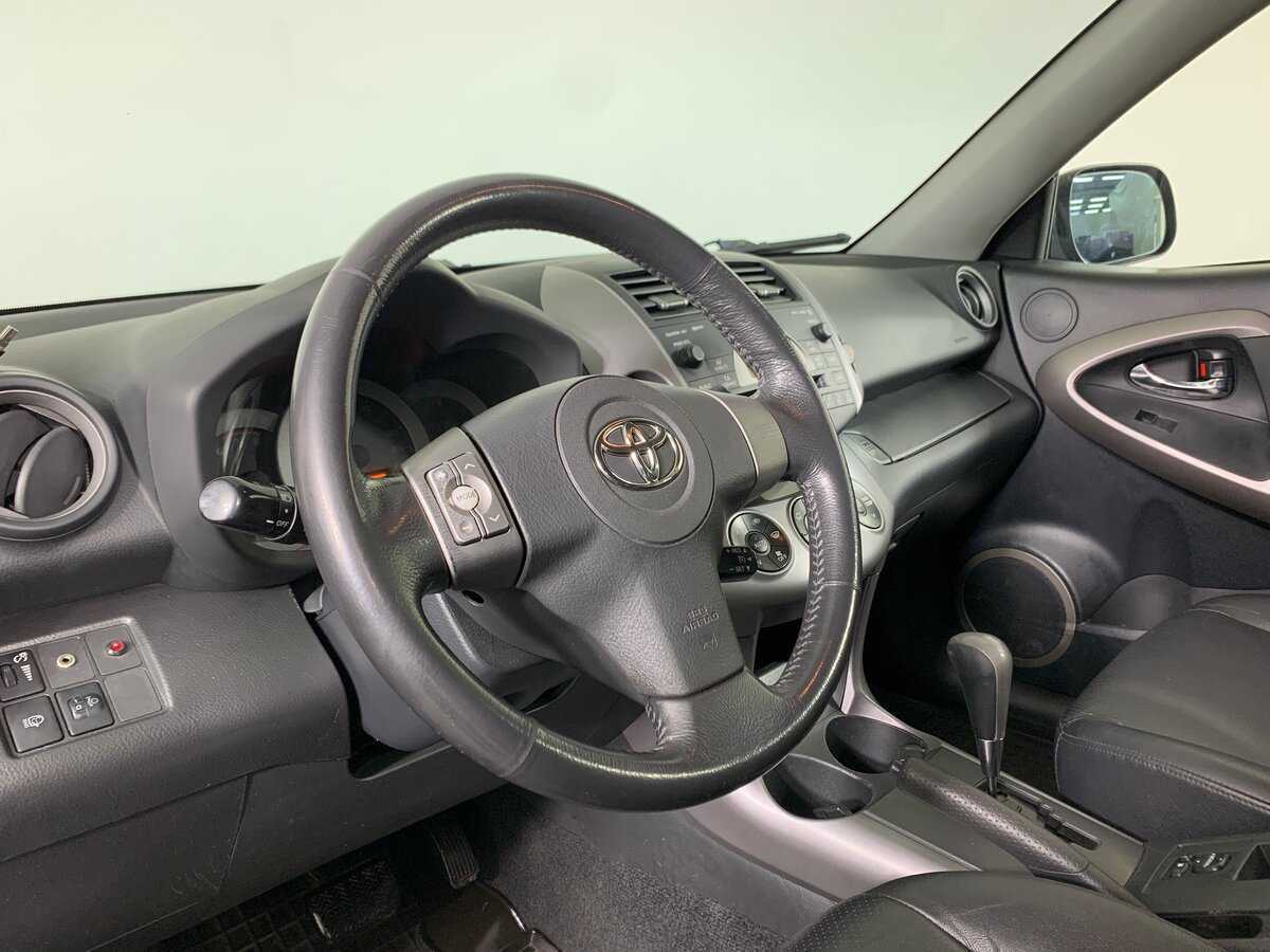 Купить Toyota RAV4 с пробегом. Фото: #10