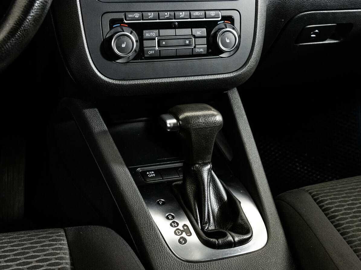 Купить Volkswagen Jetta с пробегом. Фото: #9