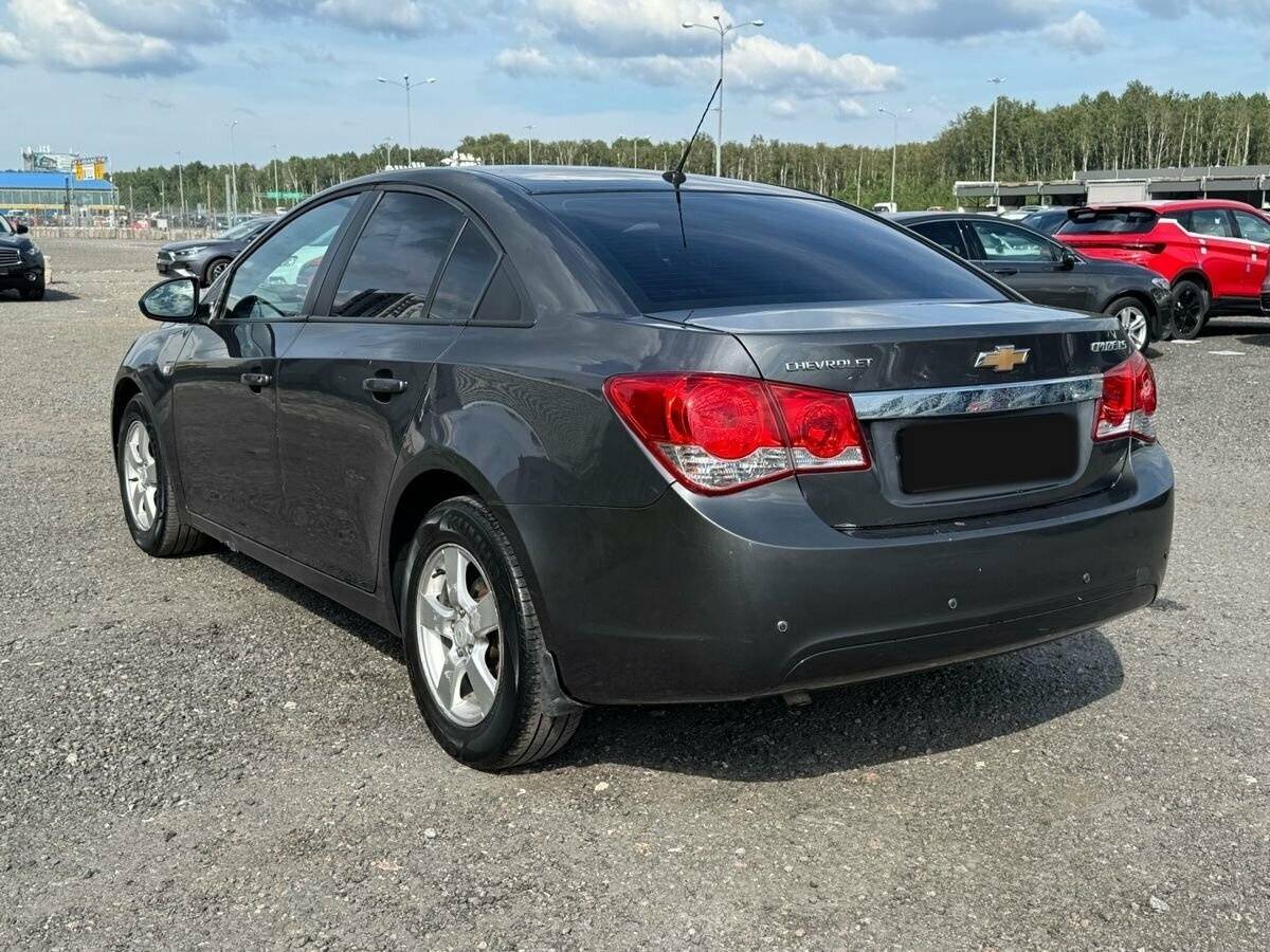 Купить Chevrolet Cruze с пробегом. Фото: #3