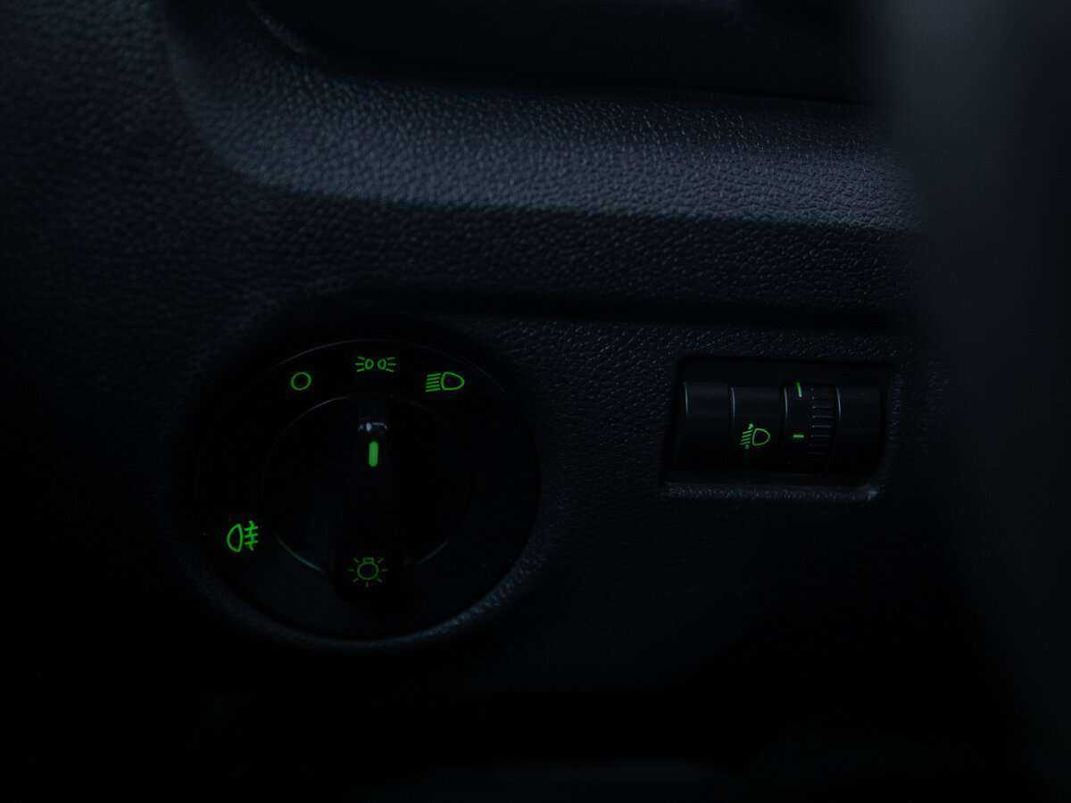 Купить Skoda Roomster с пробегом. Фото: #14
