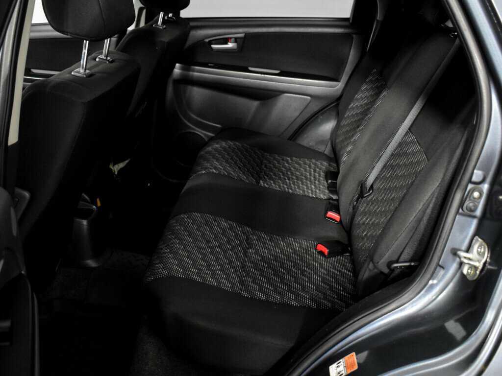 Купить Suzuki SX4 с пробегом. Фото: #9