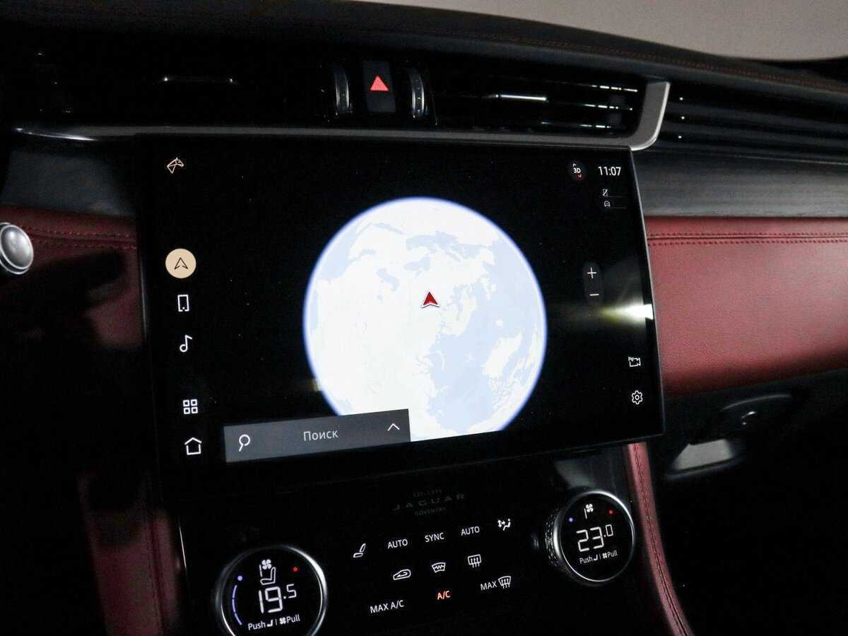 Купить Jaguar F-Pace с пробегом. Фото: #32