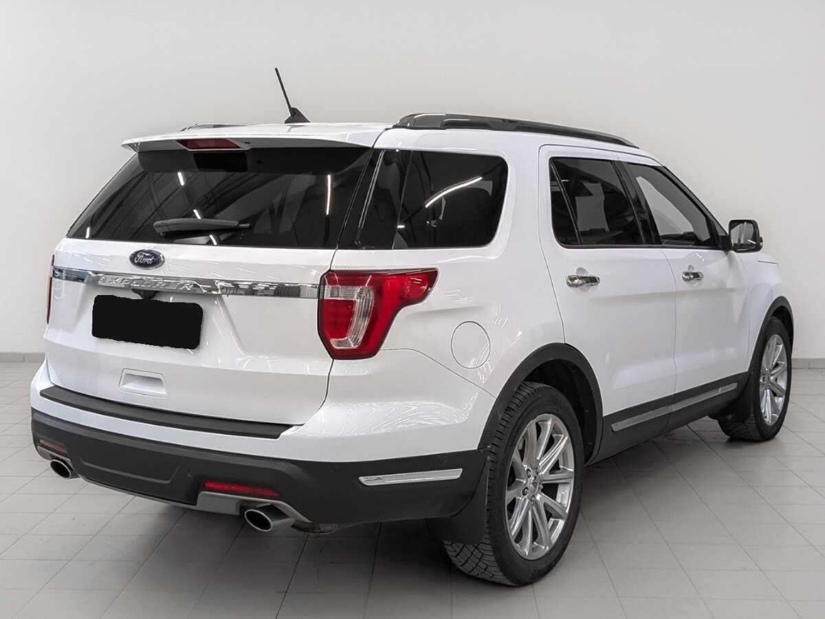 Купить Ford Explorer с пробегом. Фото: #4