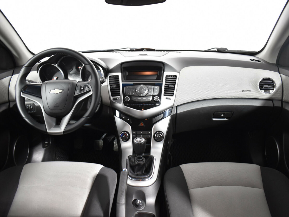 Купить Chevrolet Cruze с пробегом. Фото: #9