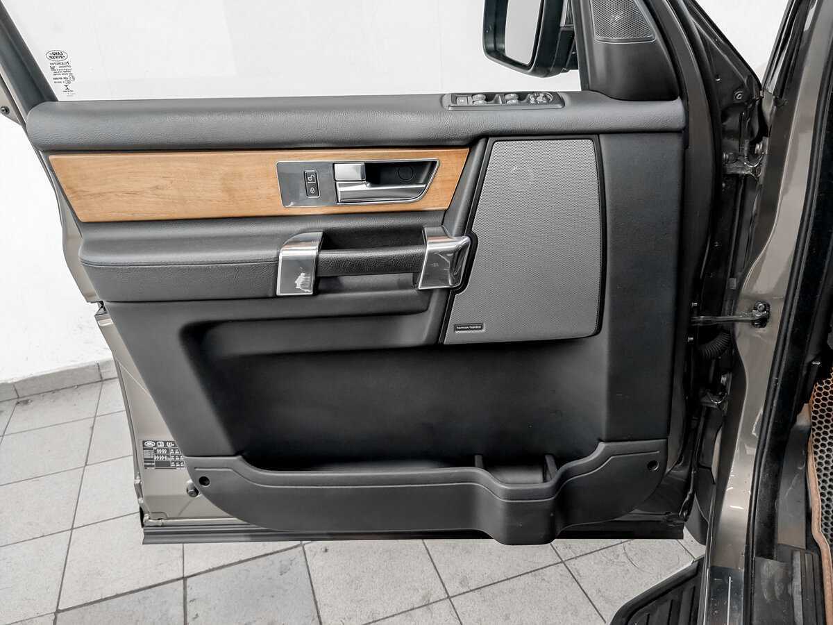 Купить Land Rover Discovery с пробегом. Фото: #17