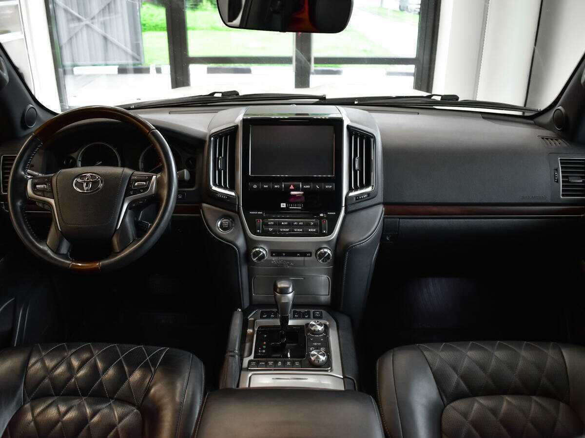 Купить Toyota Land Cruiser с пробегом. Фото: #9