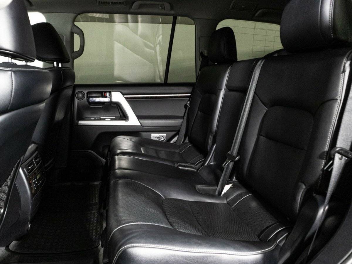 Купить Toyota Land Cruiser с пробегом. Фото: #7