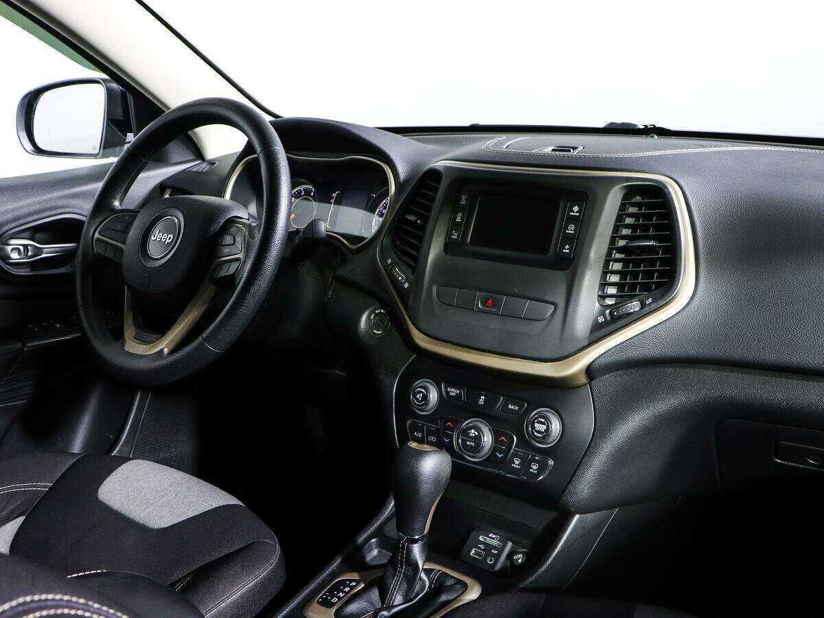 Купить Jeep Cherokee с пробегом. Фото: #5