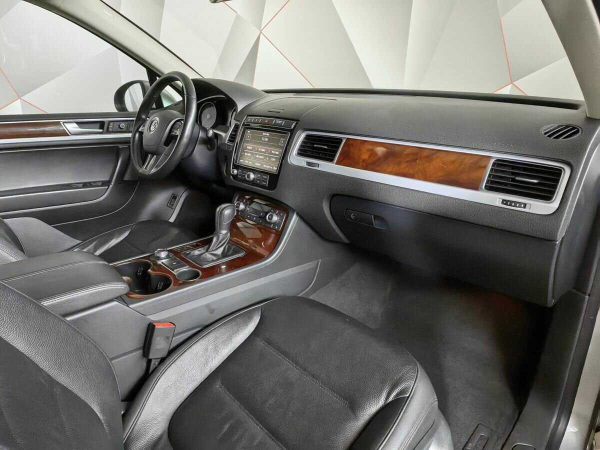 Купить Volkswagen Touareg с пробегом. Фото: #8