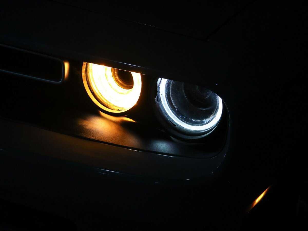 Купить Dodge Challenger с пробегом. Фото: #19