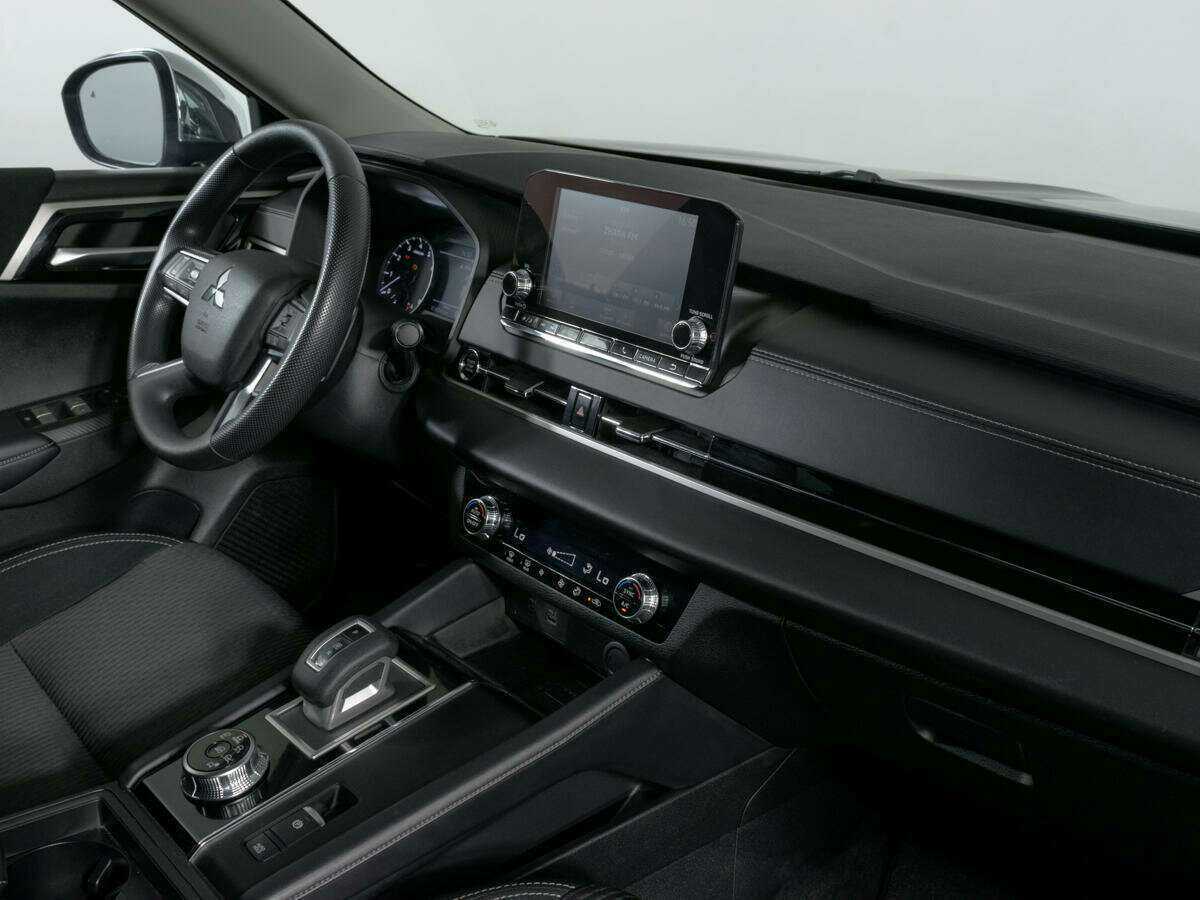 Купить Mitsubishi Outlander с пробегом. Фото: #8