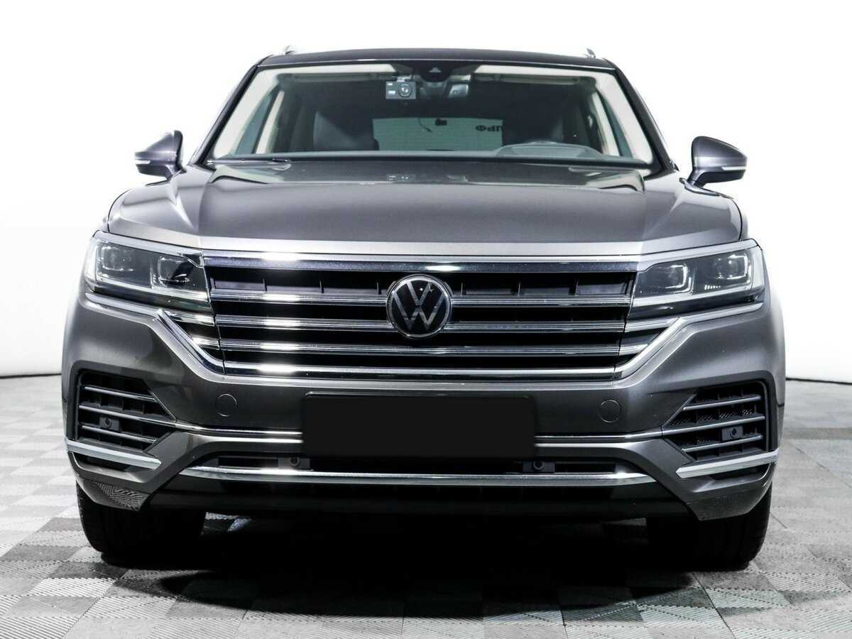 Купить Volkswagen Touareg с пробегом. Фото: #1
