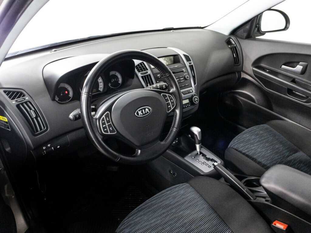 Купить Kia Ceed с пробегом. Фото: #10