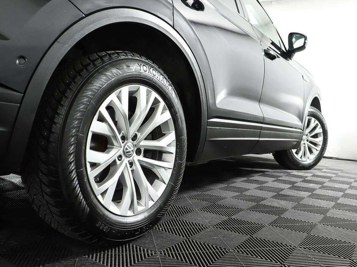Купить Volkswagen Touareg с пробегом. Фото: #27